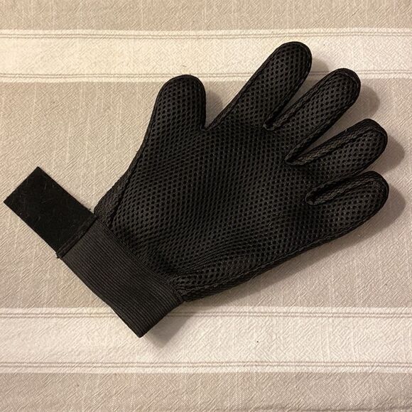 True Touch Pet Glove  - Picture 5 of 7
